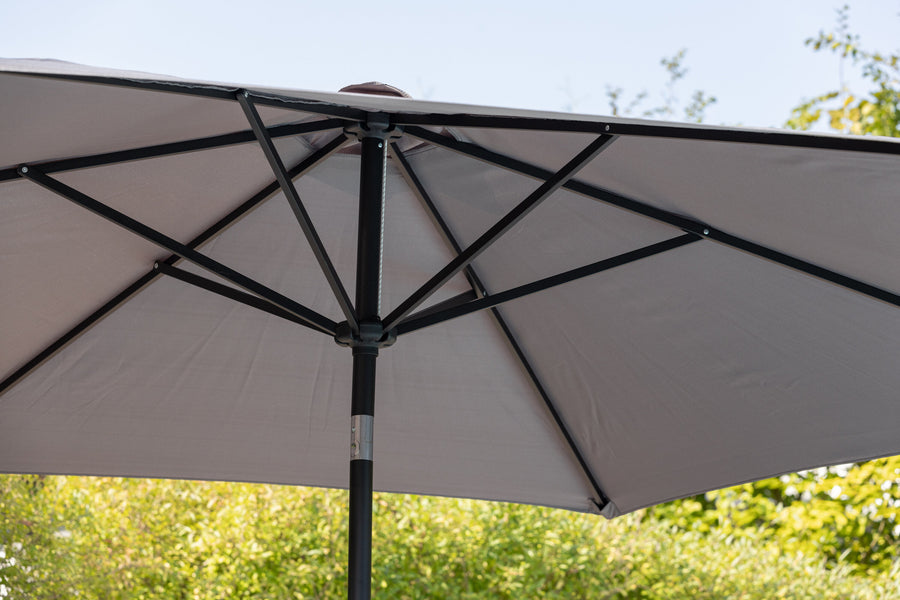 Leeds parasol