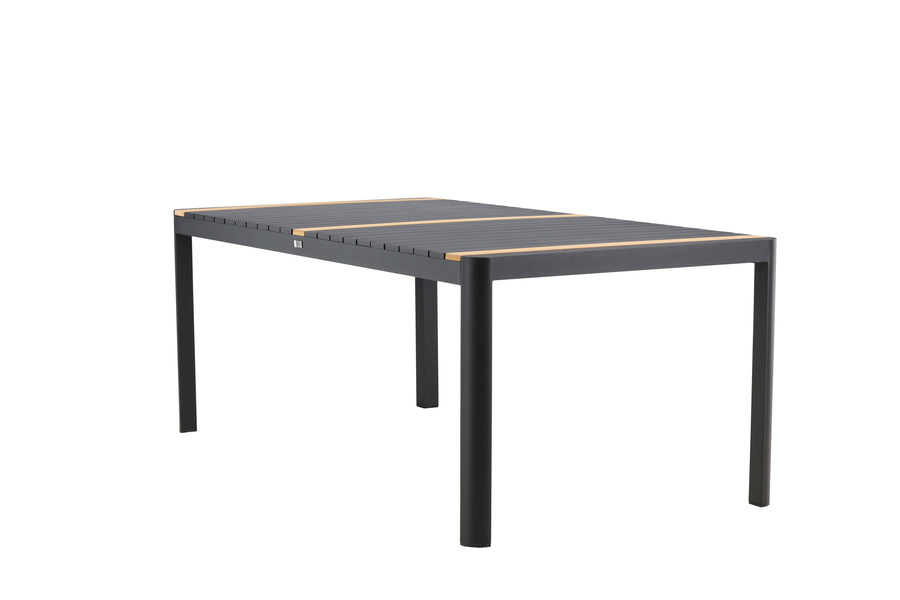 Table Togo 