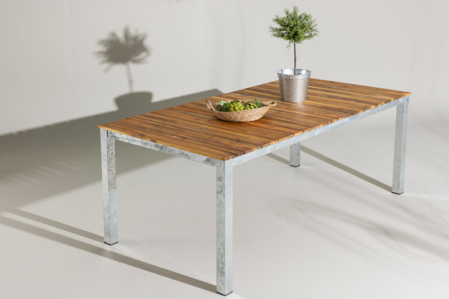 Zenia Bord