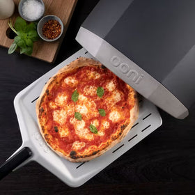 Ooni pizzaspade 30 cm, perforeret 
