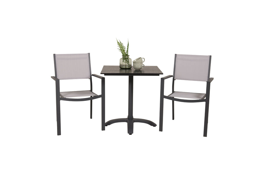 La table à manger Colorado avec les chaises Copacabana 