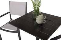 La table à manger Colorado avec les chaises Copacabana 