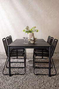 La table à manger Modena avec les chaises Lindos 