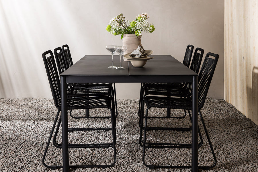 La table à manger Modena avec les chaises Lindos 
