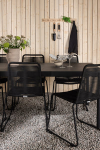 La table à manger Modena avec les chaises Lindos 