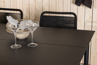 La table à manger Modena avec les chaises Lindos 