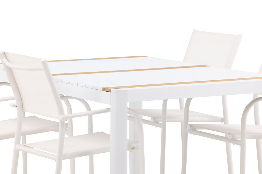 Spisebordet Togo med stolene Santorini 