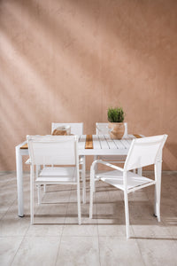 Spisebordet Togo med stolene Santorini 