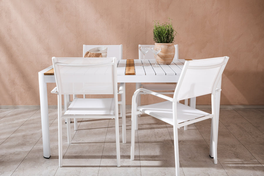 Spisebordet Togo med stolene Santorini 