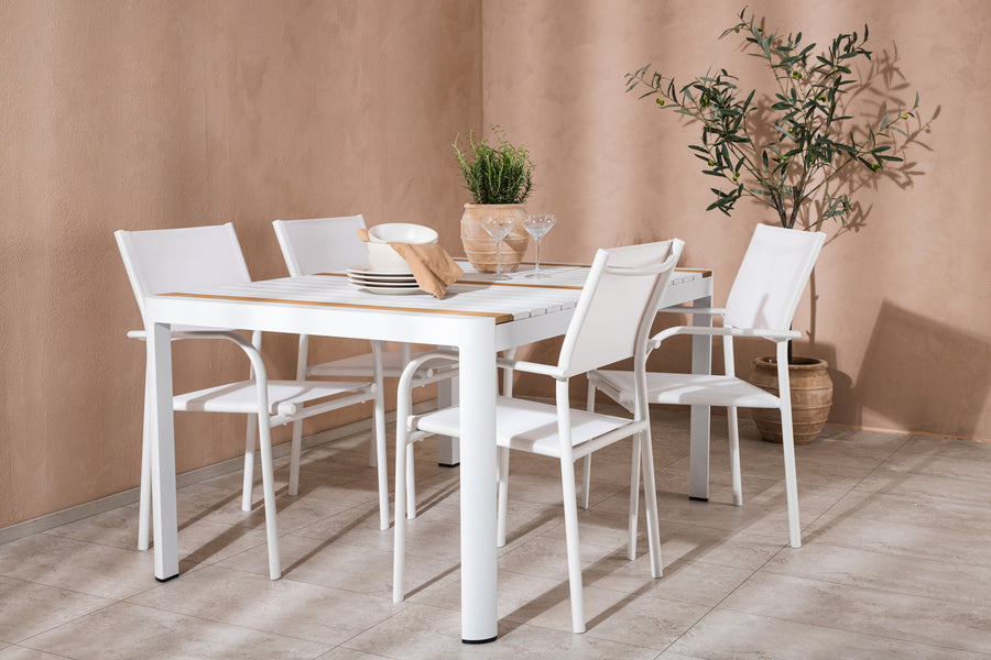 Spisebordet Togo med stolene Santorini 