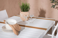 Spisebordet Togo med stolene Santorini 
