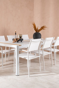 Spisebordet Togo med stolene Santorini 